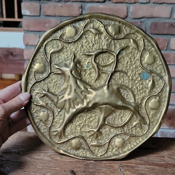 ANTIQUE HINDU MIDDLE EASTERN  BRASS WALL PLATE with Mythical Canine - Picture 6 of 6